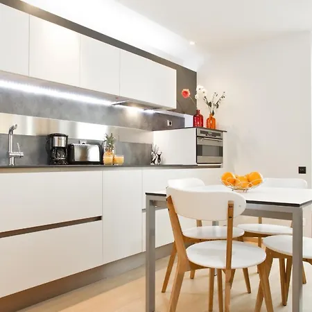 Apartament St Germain Des Pres Private Paryż